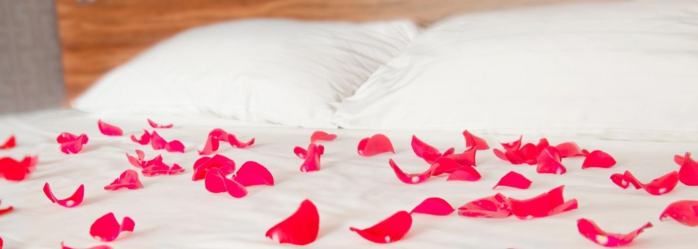 6 romantic hotel bedroom ideas