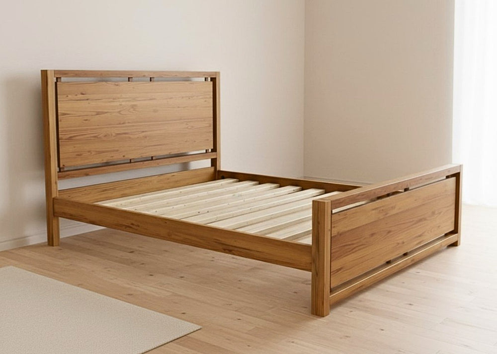 Messina Bed in Oak Finish